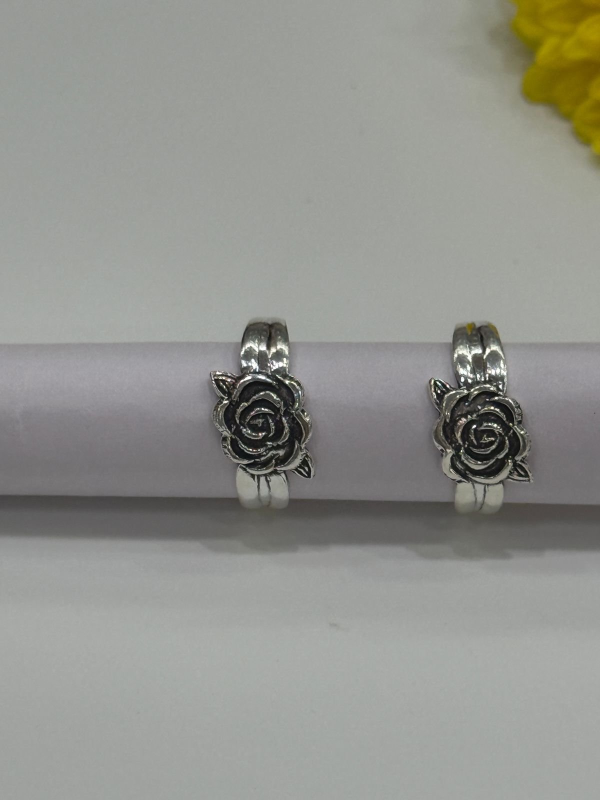 92.5 Silver  Single Rose Antique Toe Ring